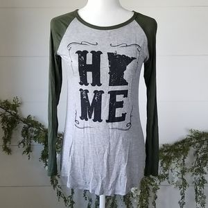 Colorbear Minnesota Home Graphic Raglan Top